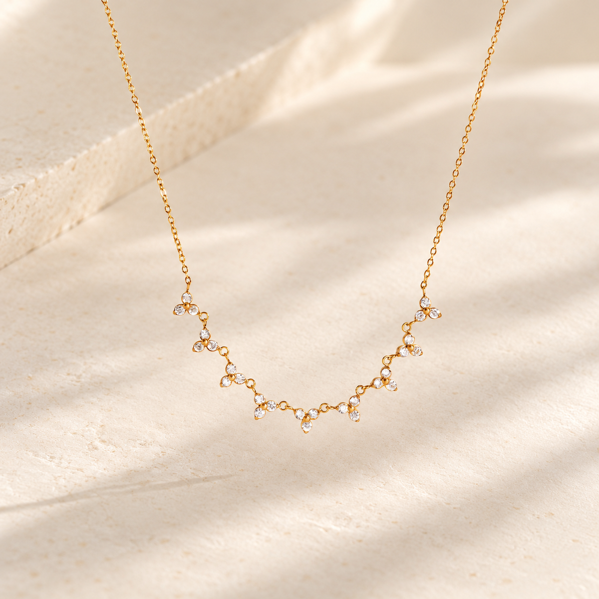 Lumière Arc Necklace